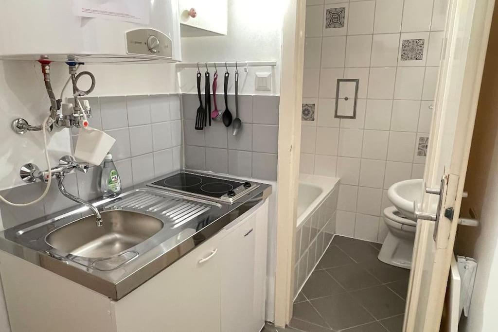 Mariahilfer Street Apartment เวียนนา ภายนอก รูปภาพ