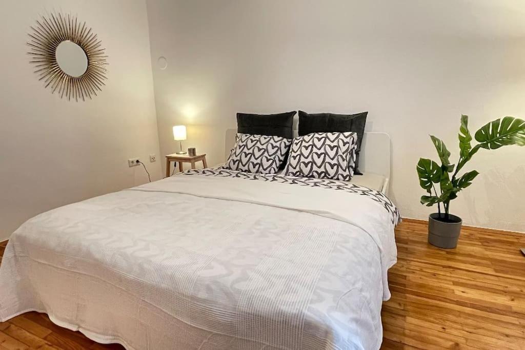 Mariahilfer Street Apartment เวียนนา ภายนอก รูปภาพ
